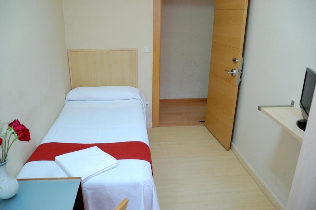 Hostal Falfes Madri Quarto foto
